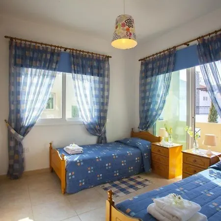 “villa 5 Minutes Drive Away From Nissi Beach” Protaras 96 *