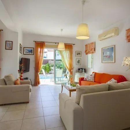 “villa 5 Minutes Drive Away From Nissi Beach” Protaras 96 * Paralimni