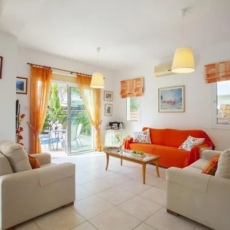 “villa 5 Minutes Drive Away From Nissi Beach” Protaras 96 Villa Paralímni